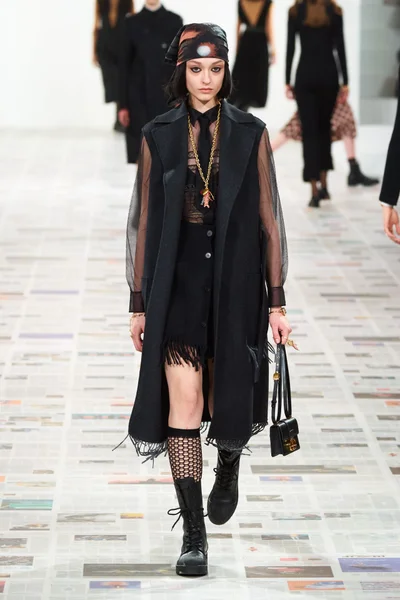 Look 14